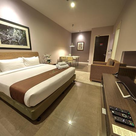 Acappella Suite Hotel, Shah Alam Room photo